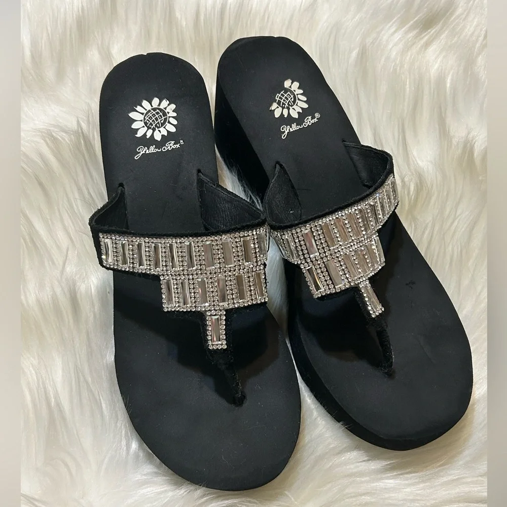 Yellow Box Alexandria Rhinestone Flip Flops Size 10 - Picture 5 of 12